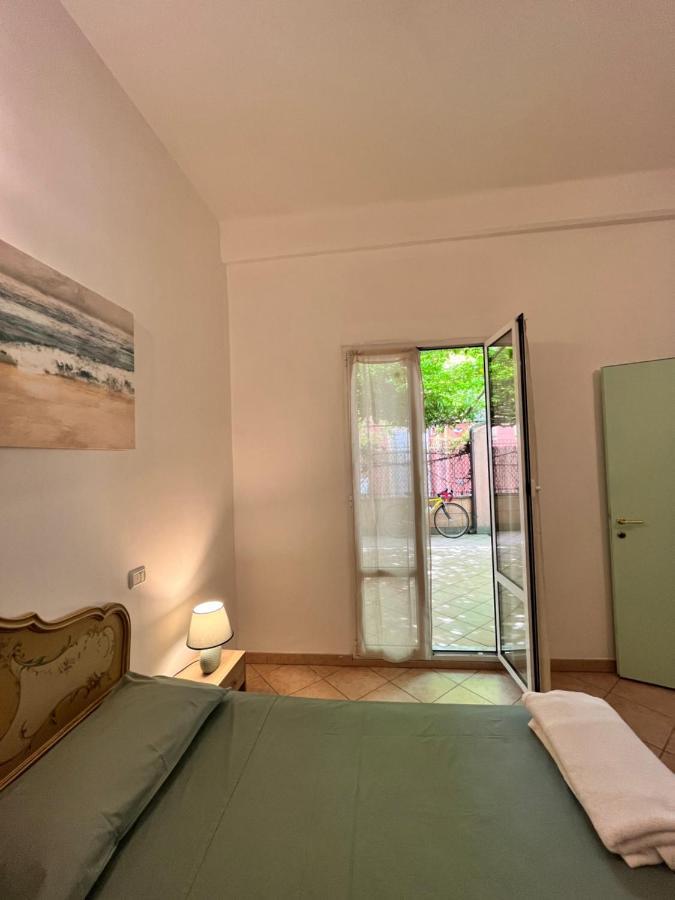 Casa Rosa Lägenhet Finale Ligure Exteriör bild
