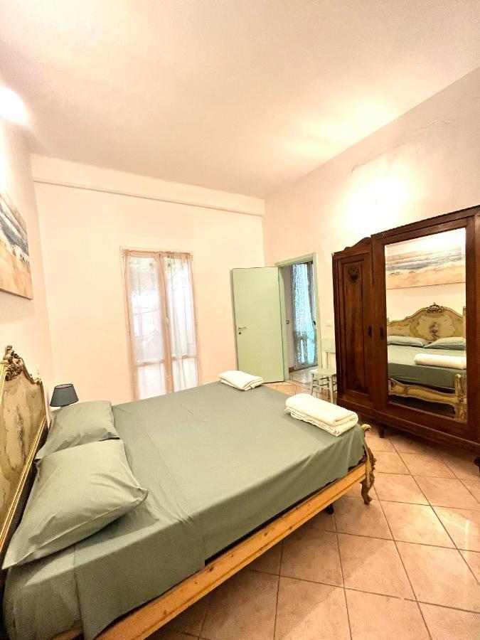 Casa Rosa Lägenhet Finale Ligure Exteriör bild