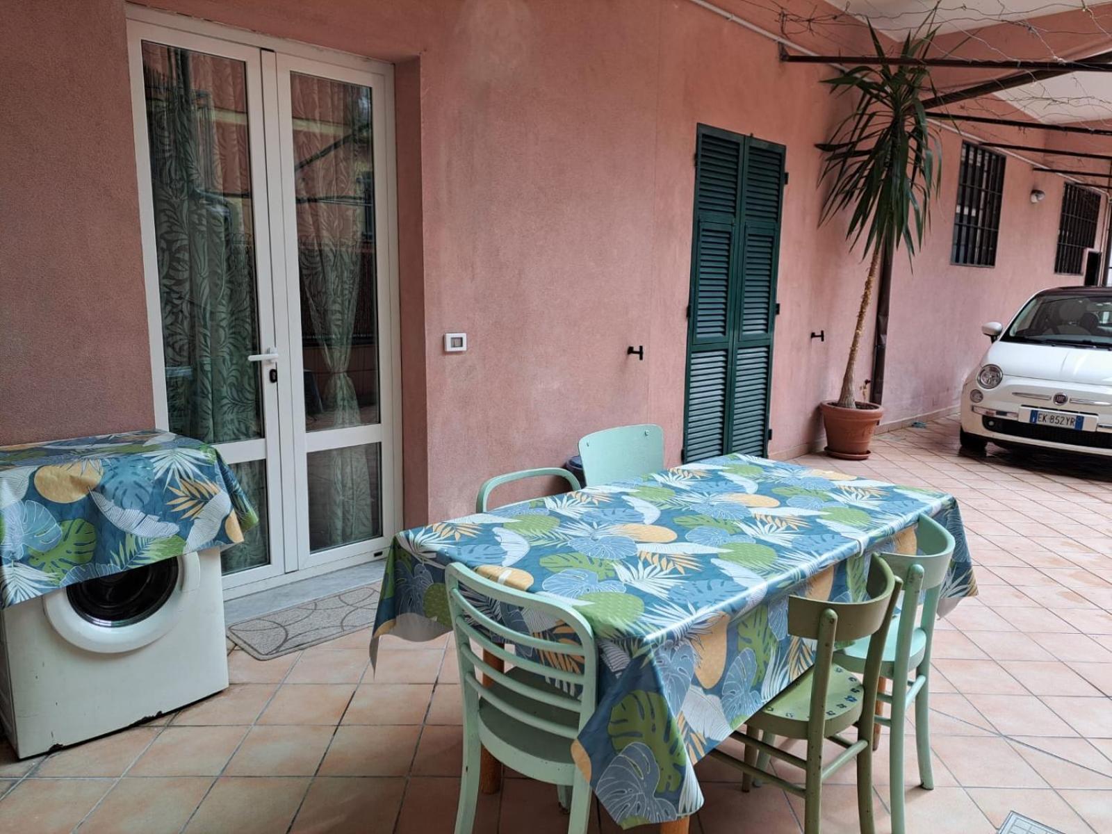 Casa Rosa Lägenhet Finale Ligure Exteriör bild
